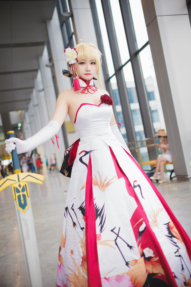 图片[3]-清新美女沉酣COSPLAY阿尔托利亚·潘德拉贡saber仙鹤-COS世界
