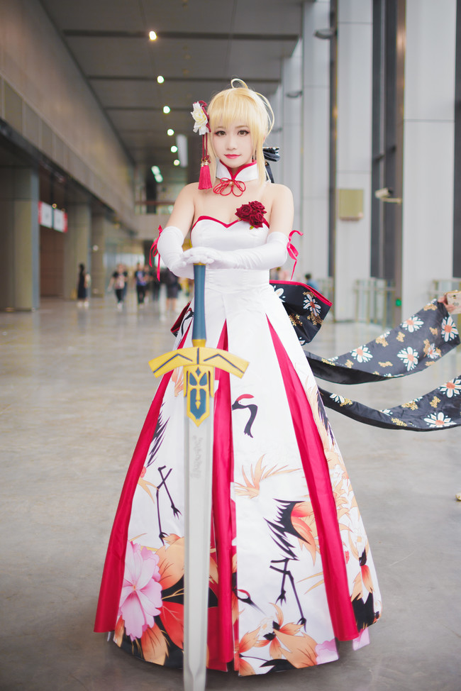 图片[2]-清新美女沉酣COSPLAY阿尔托利亚·潘德拉贡saber仙鹤-COS世界