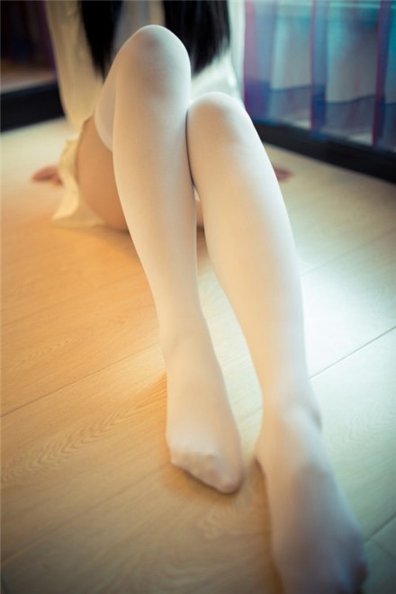 可爱漂亮的过膝袜女仆美极了-COS世界