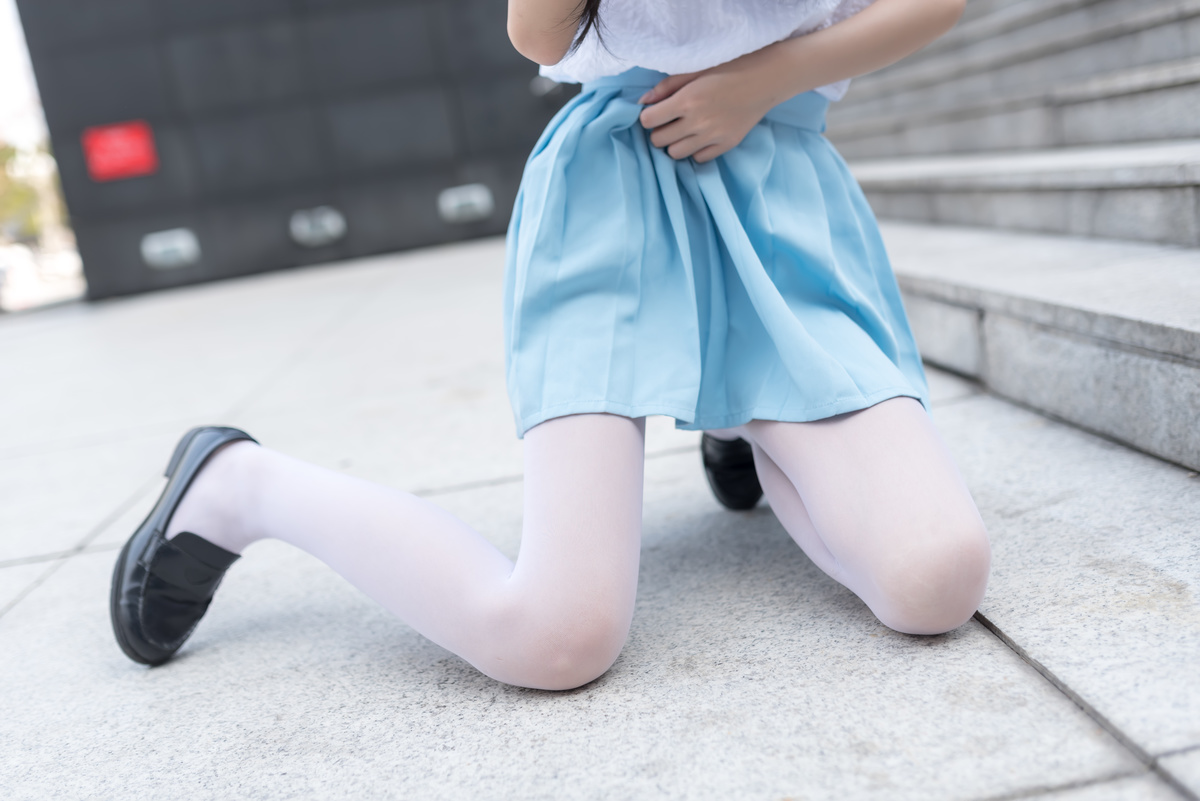 图片[2]-长腿白丝内衣美女cosplay-COS世界
