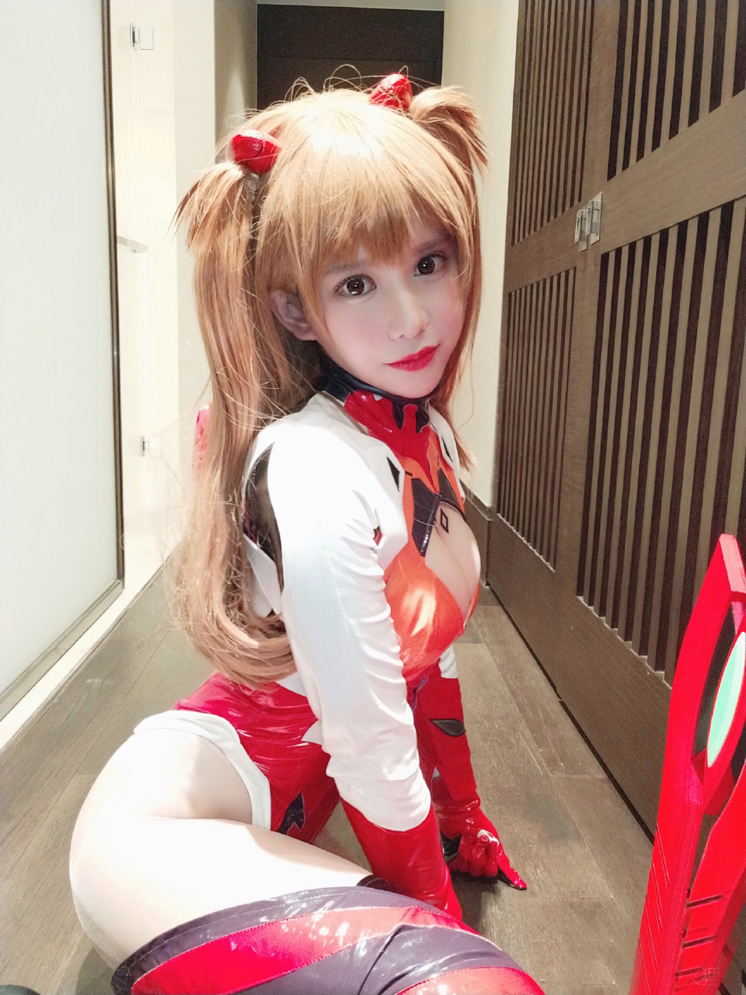 红衣少女战士-COS世界