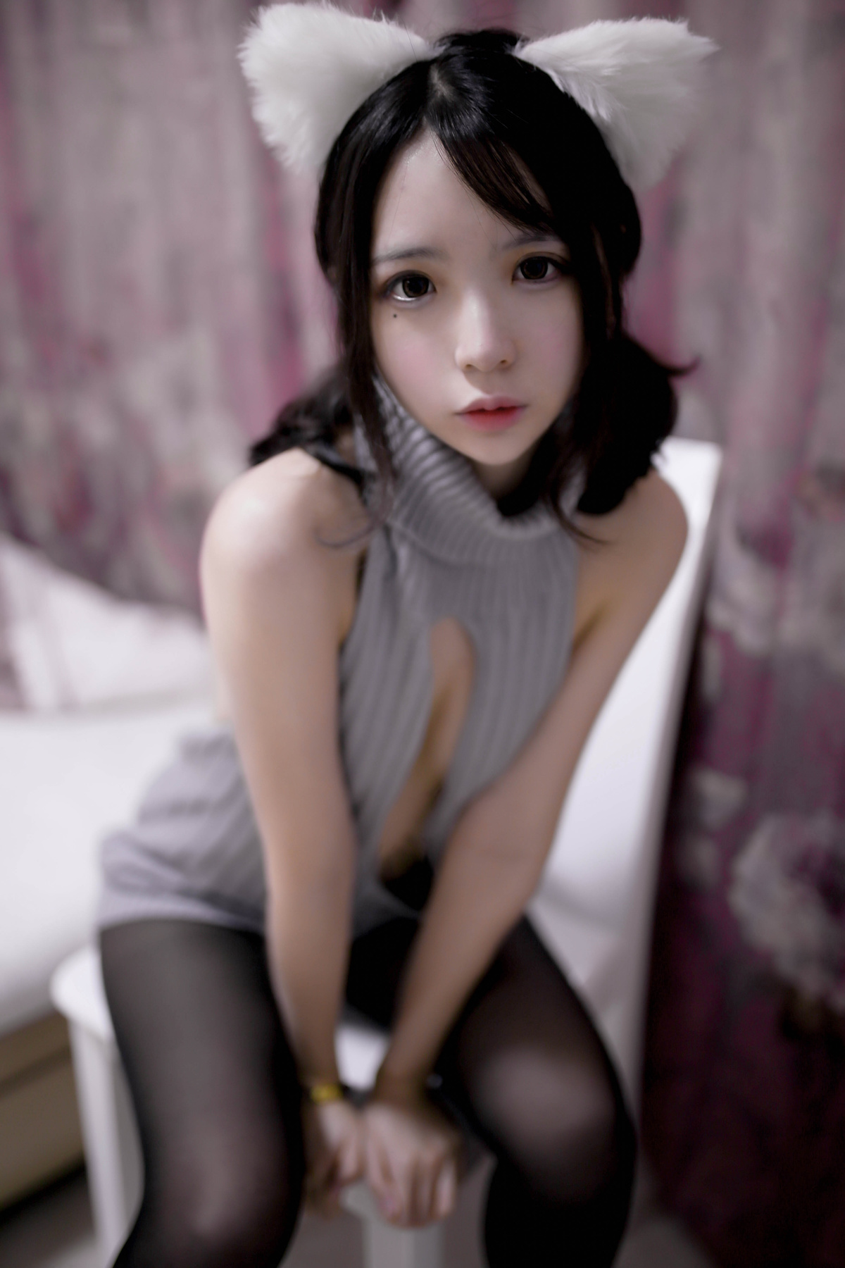 图片[2]-黑丝露背毛衣-COS世界