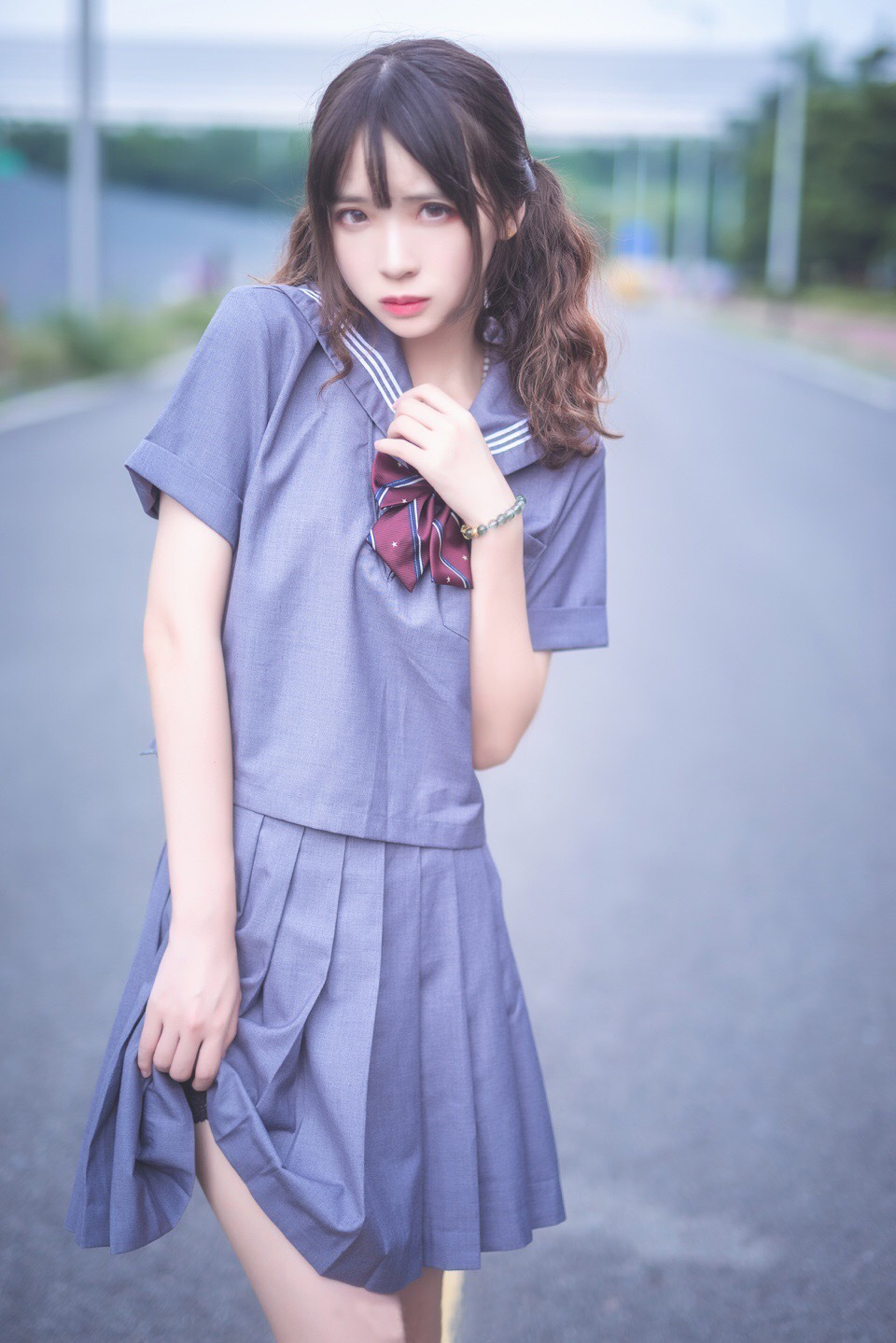 图片[2]-短裙美少女-COS世界