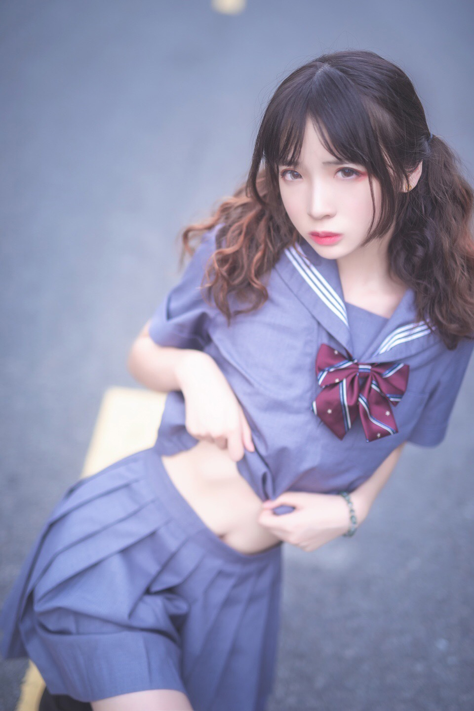 图片[3]-短裙美少女-COS世界