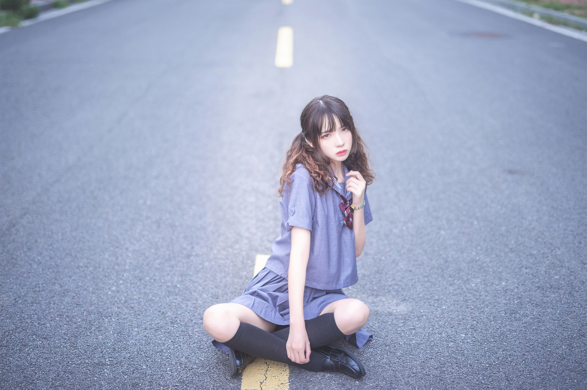 图片[5]-短裙美少女-COS世界