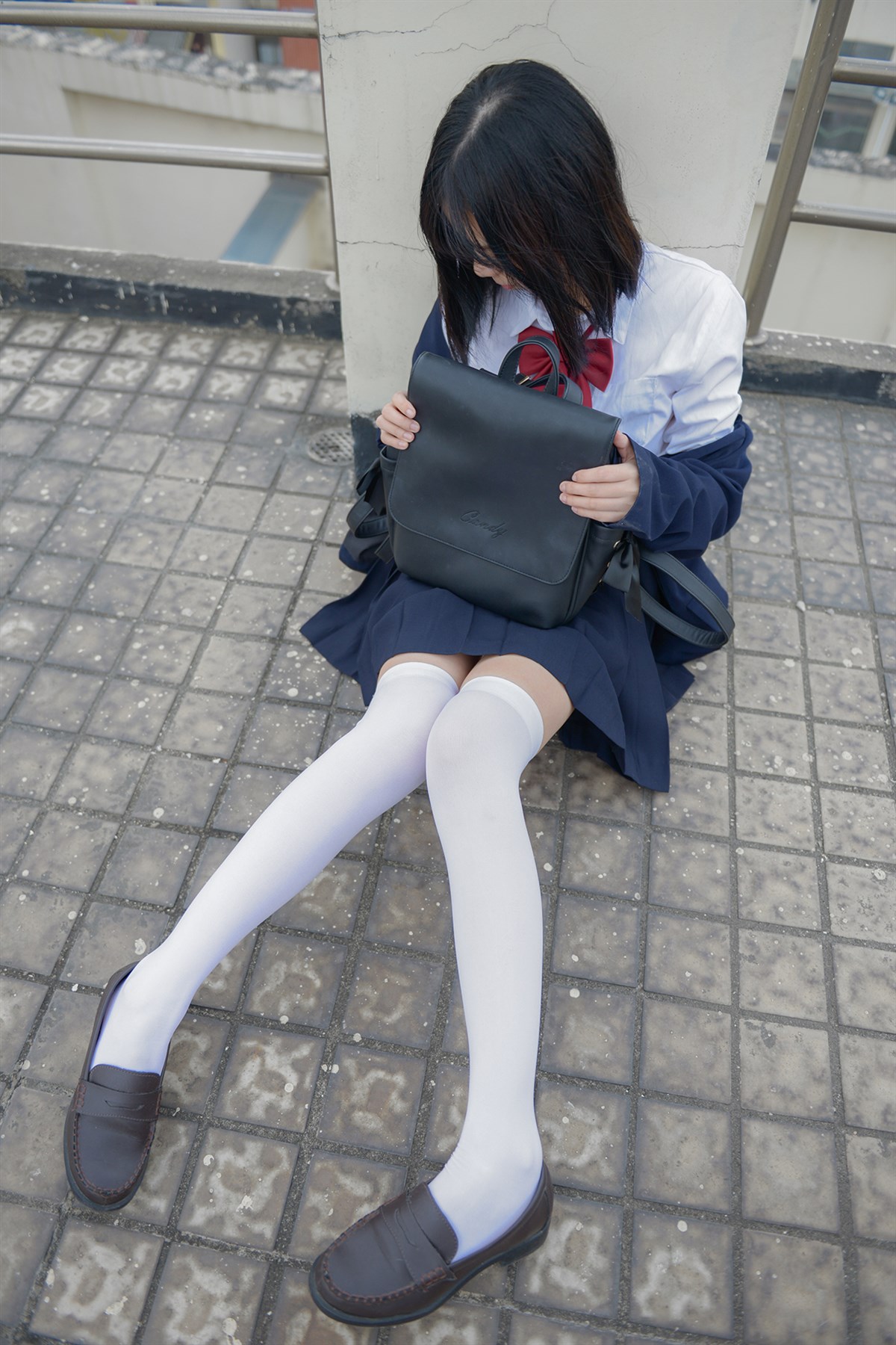 图片[2]-天台上的过膝少女-COS世界