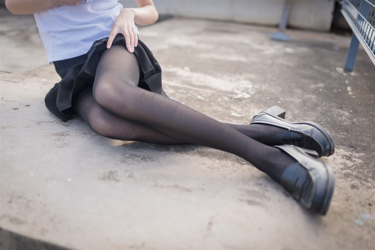 图片[4]-天台的黑丝少女-COS世界