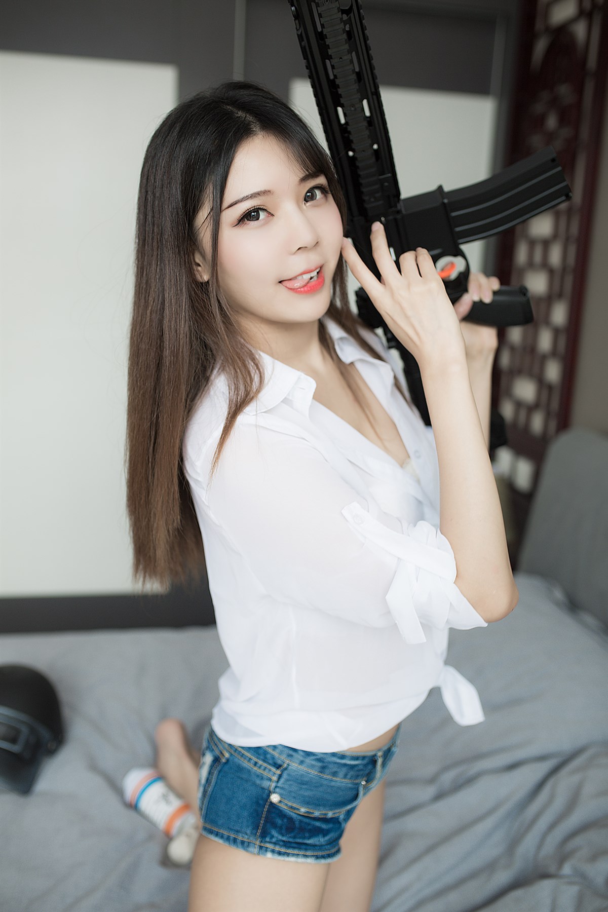 图片[2]-房间里的吃鸡少女-COS世界