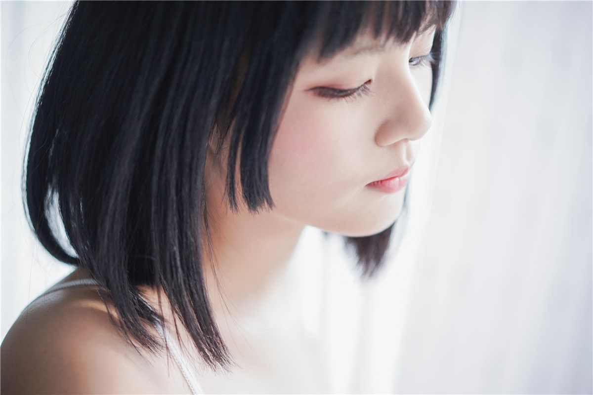 浴缸里的兔子-COS世界