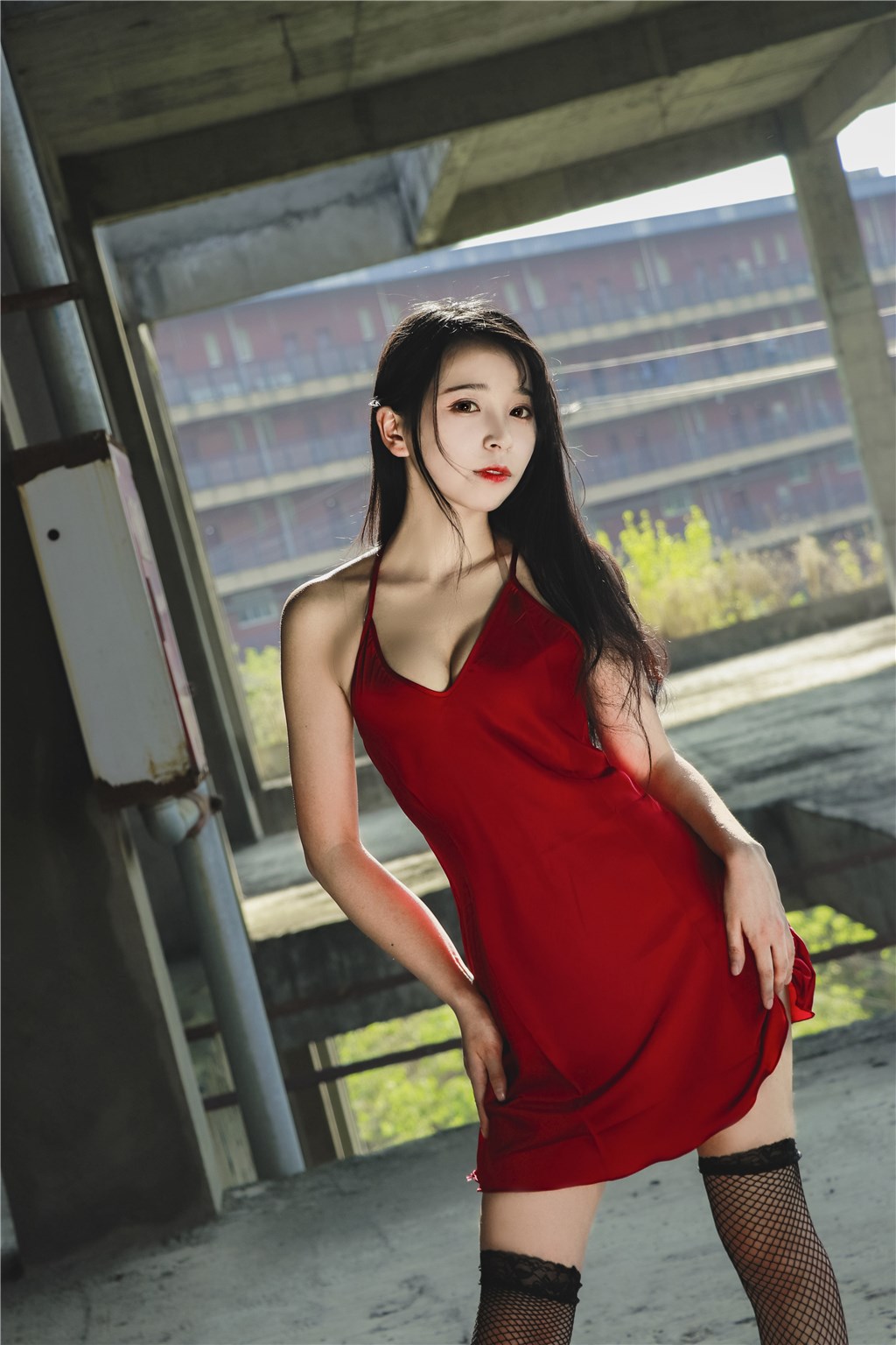 图片[2]-红色吊带裙-COS世界