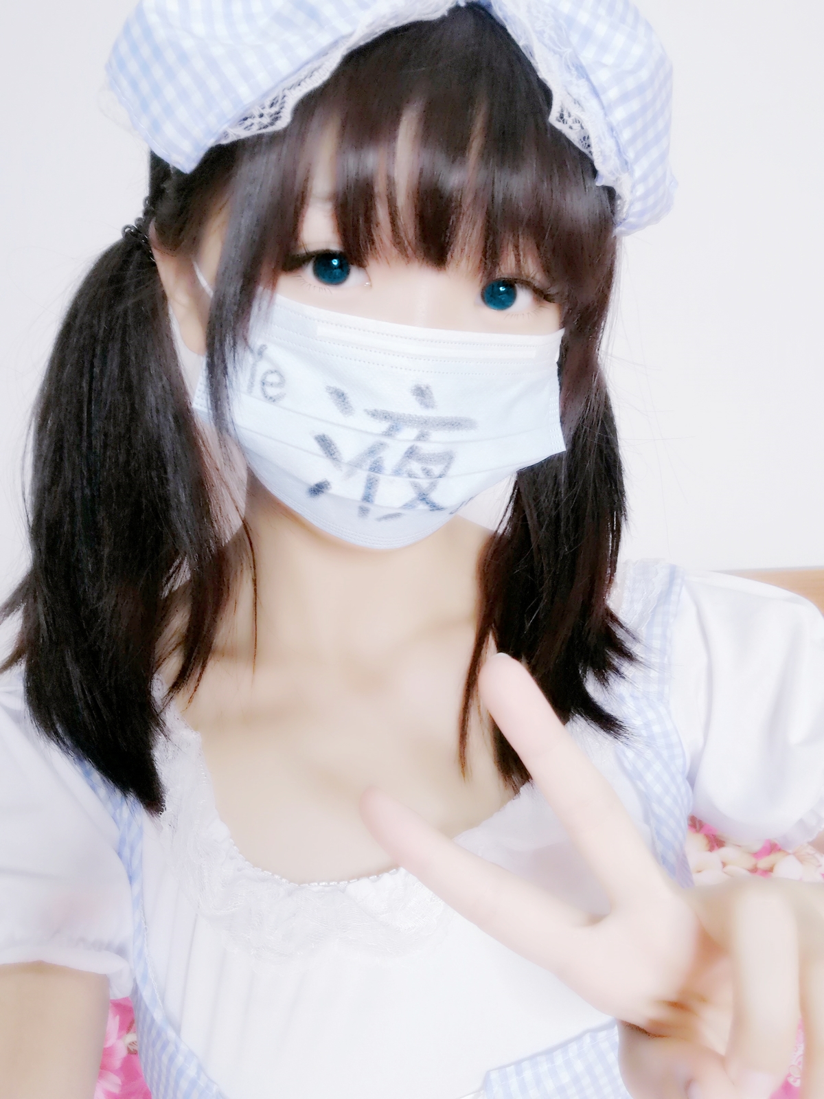 萝莉液液酱YeYe – 女仆-COS世界