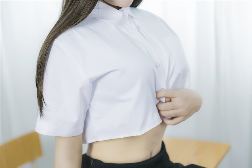 二次元周边融资学生服-COS世界