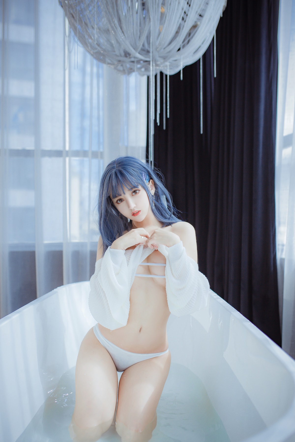 浴缸里的白丝-COS世界