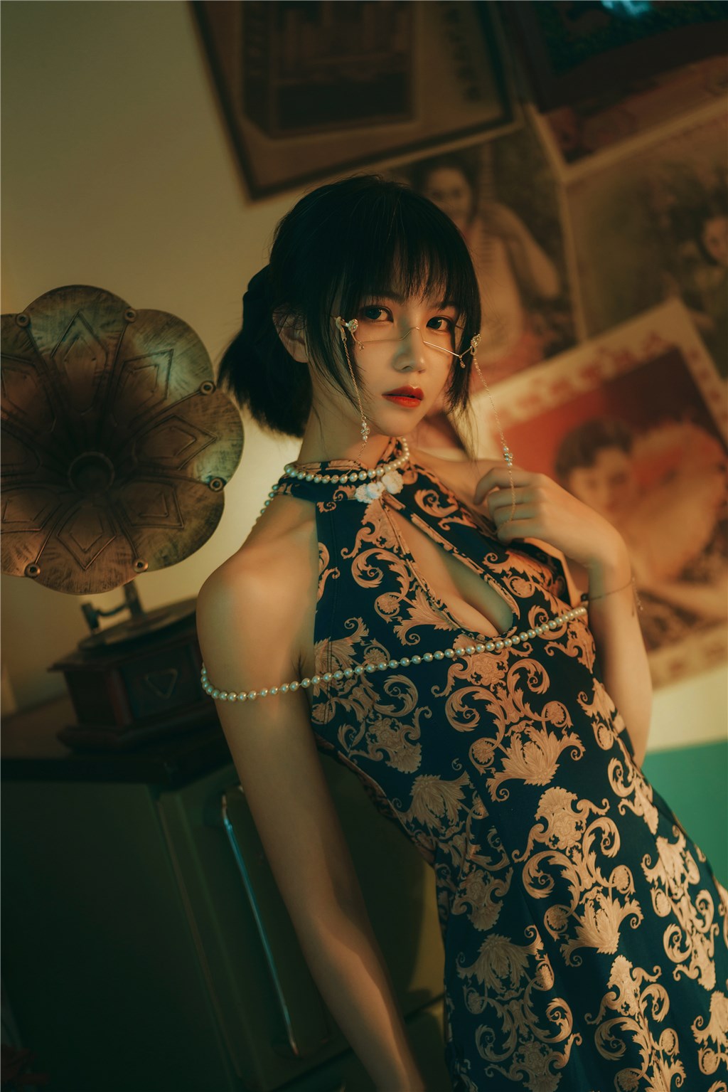 二次元图片动漫女生可爱图片-COS世界