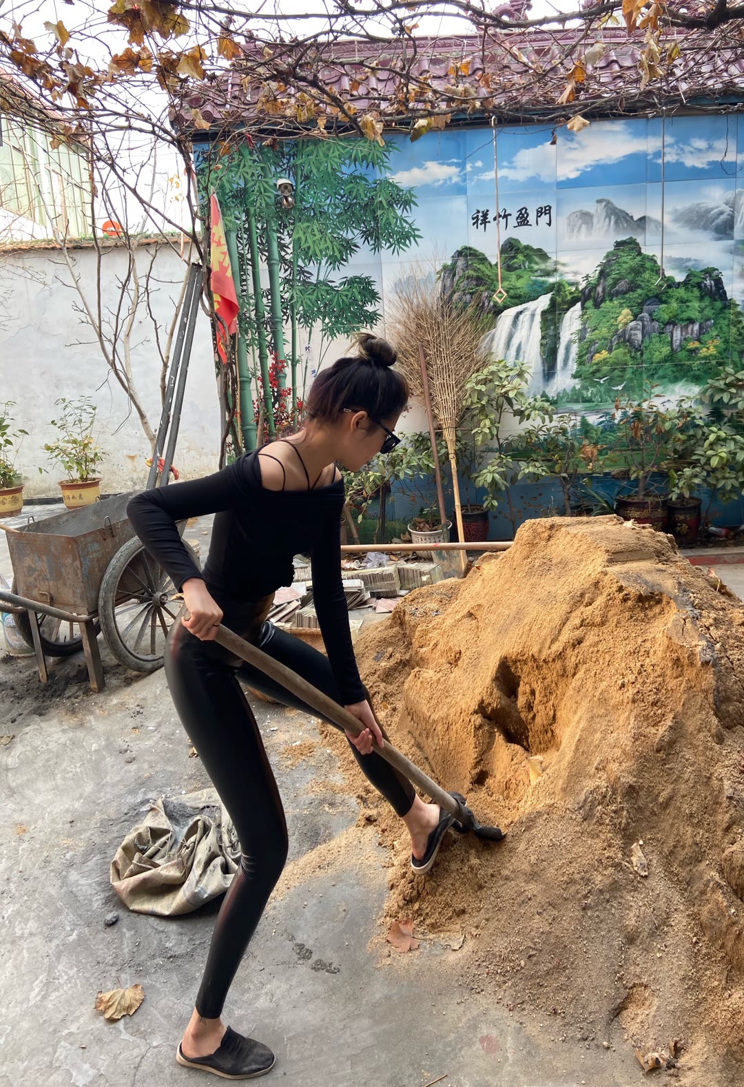 图片[2]-某手极品身材皮裤女神腿哥173-COS世界