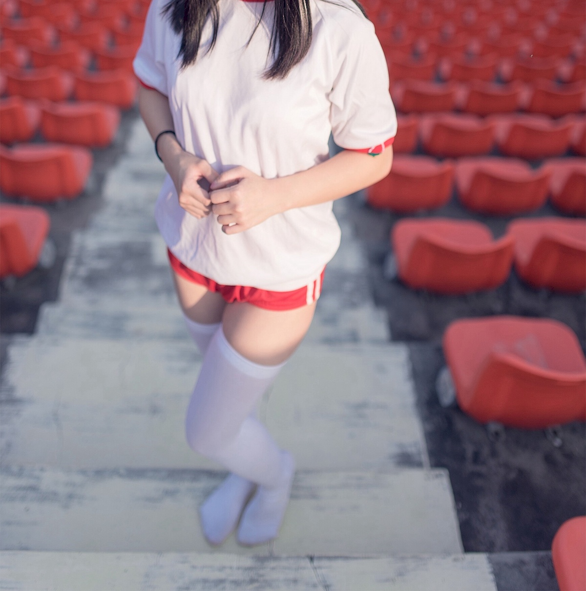兰博基尼美女飚车漂移视频-COS世界