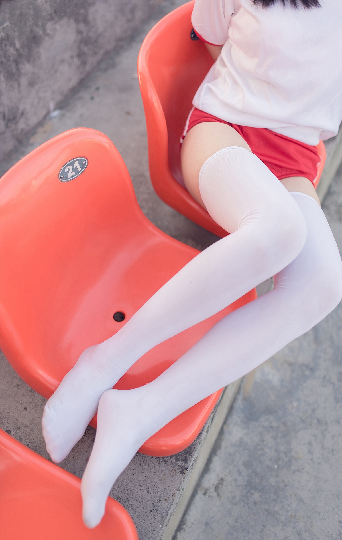 图片[5]-兰博基尼美女飚车漂移视频-COS世界