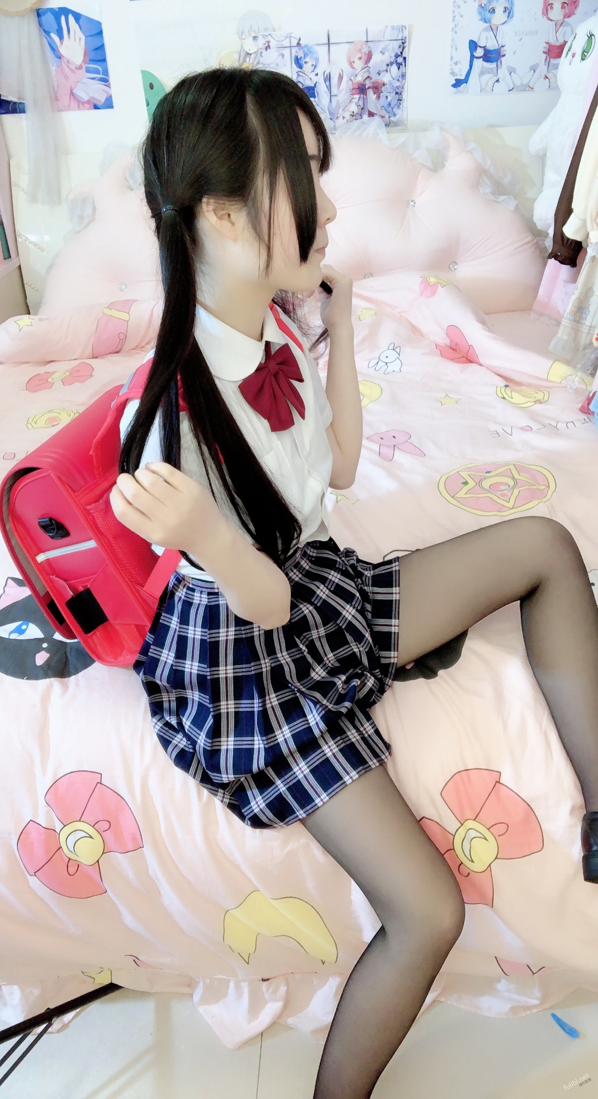 小野樱-黑丝JK上学啦 13P-COS世界