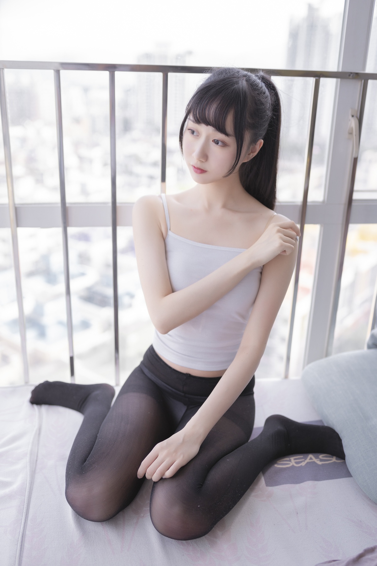 木绵绵OwO NO.023 背心黑丝居家写真 [40P-260MB]-COS世界