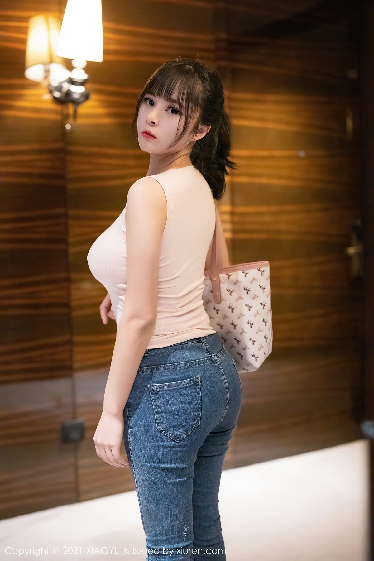 图片[3]-【XIAOYU语画界】奈沐子极致紧身牛仔裤绝美身材前凸后翘-COS世界